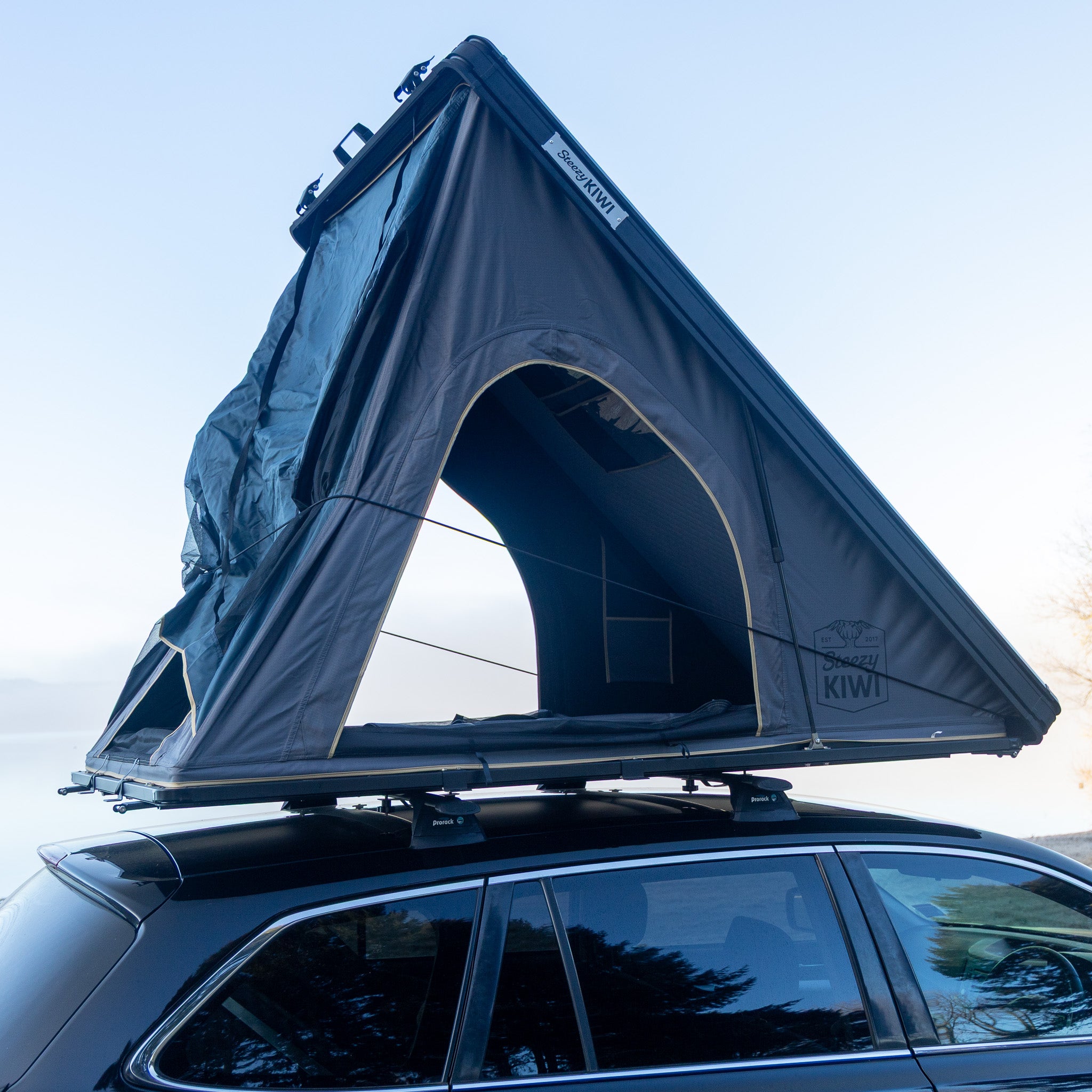 Gen1 Hardshell Rooftop Tent