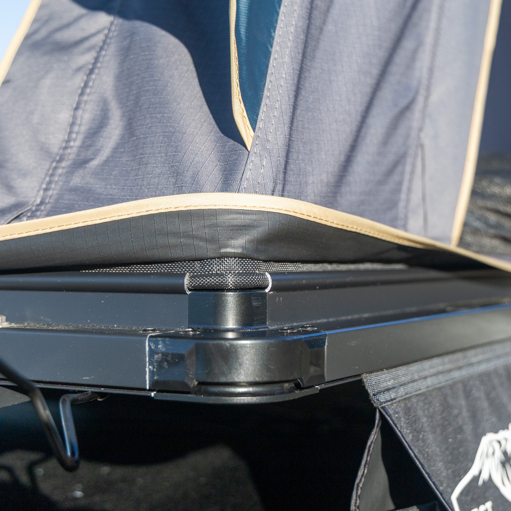 Gen1 Hardshell Rooftop Tent