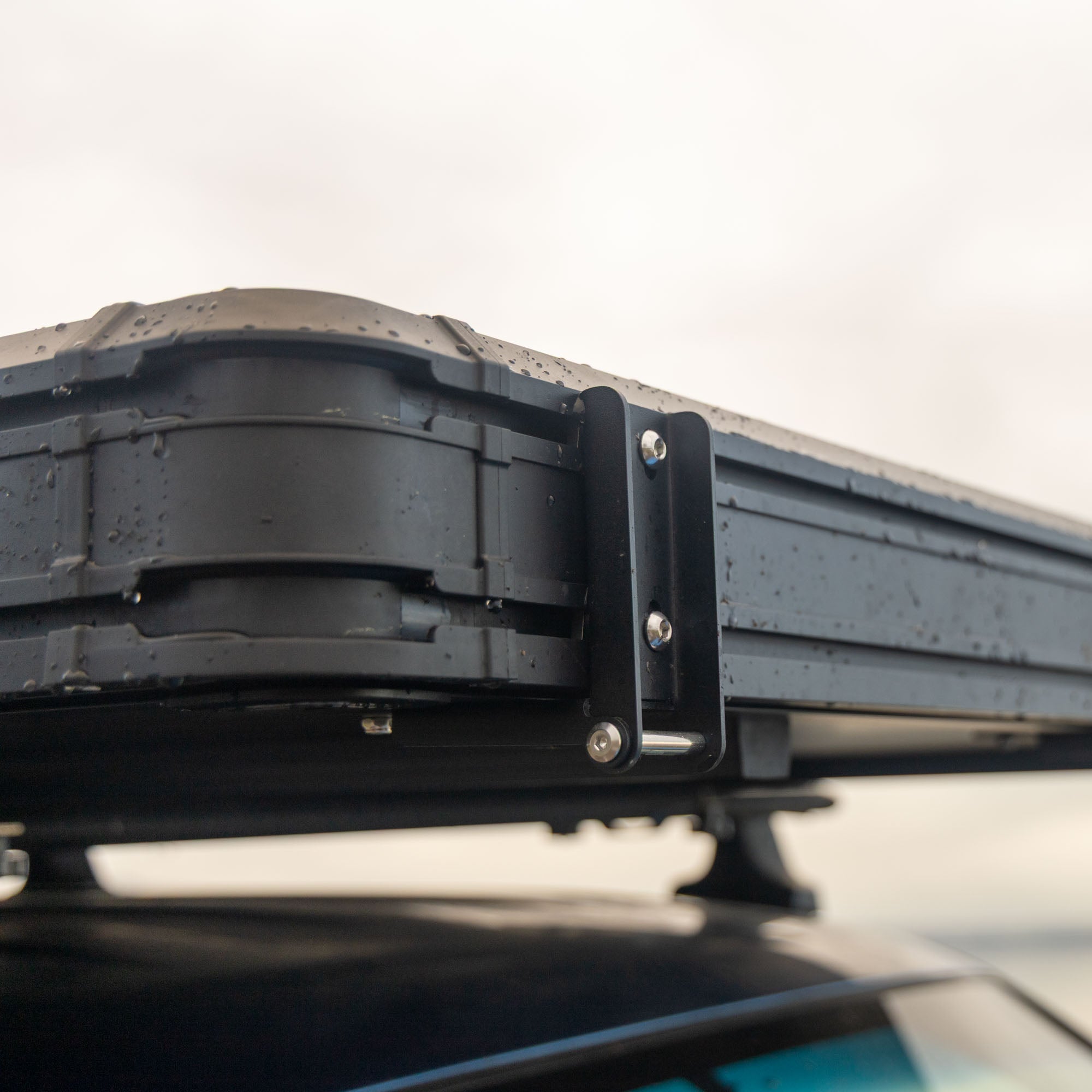 front corners of a hardshell rooftop tent rivetless steezy kiwi