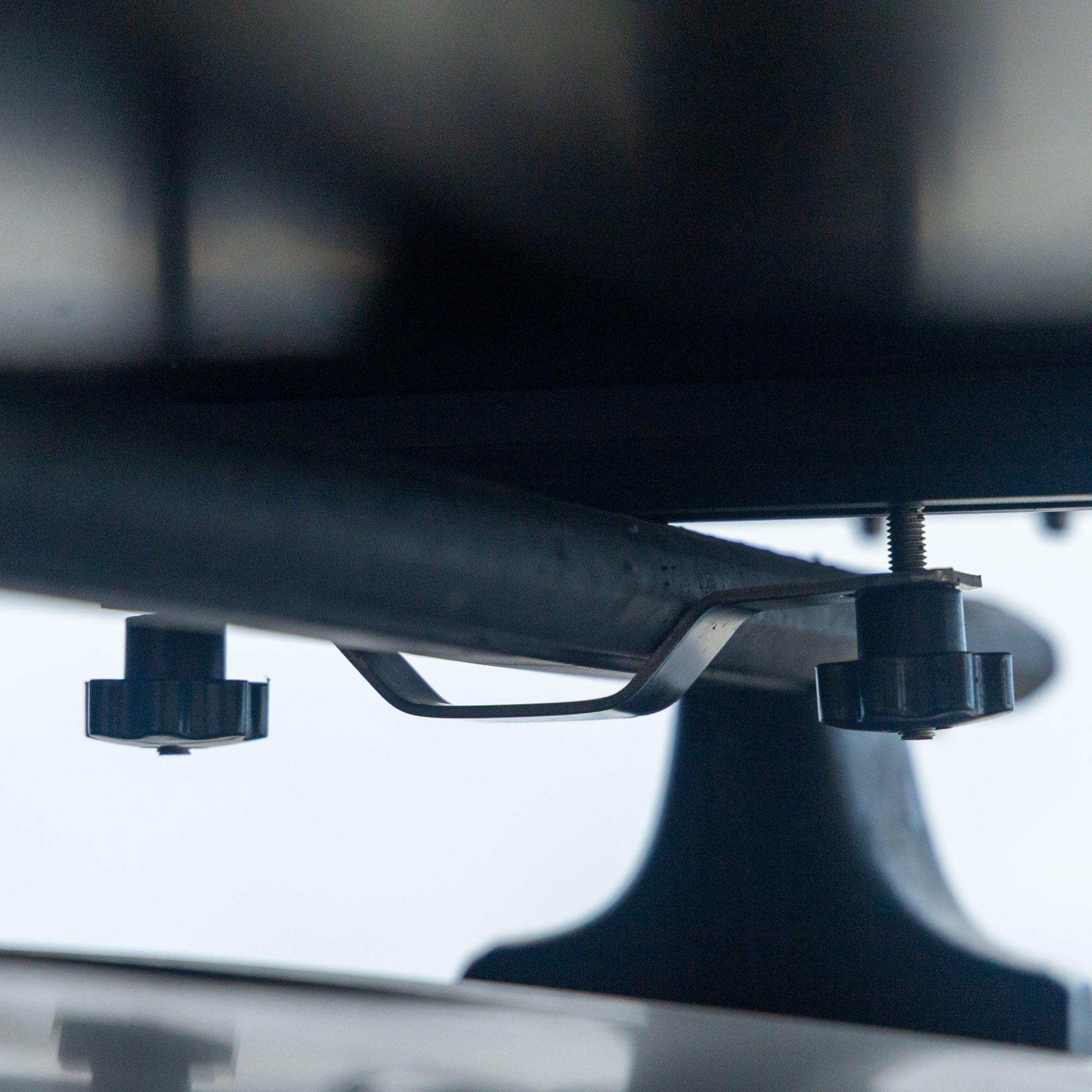 hardshell rooftop tent mounts onto vehicle